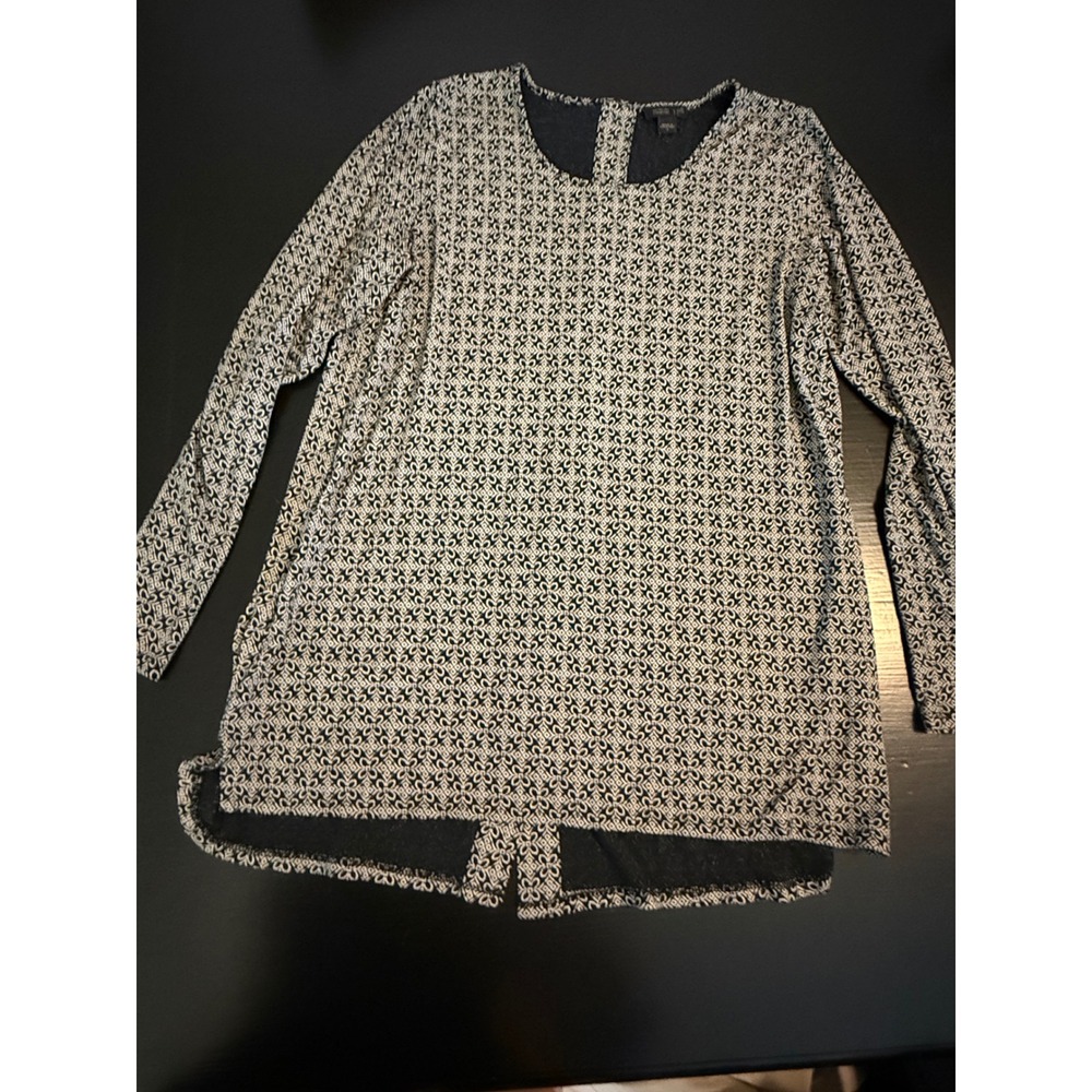 J. Jill Wearever‎ Black White Geometric Medallion Button Back Tunic Top Small